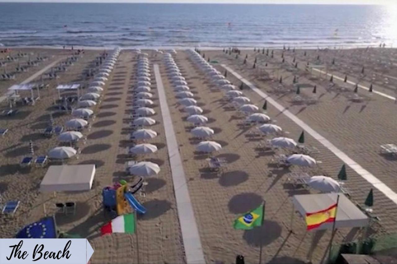 Front Beach Apartments Viareggio Exteriér fotografie